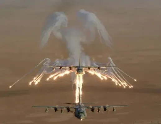 An overview of the application of optoelectronic science and technology in the military field product technical image